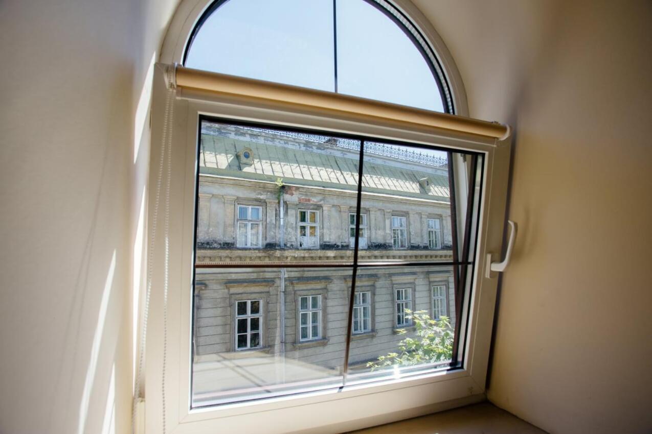 Guest House "Arkhistratyg" Leopoli Esterno foto